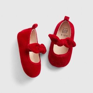 Baby girl Gap Shoes- NWOT